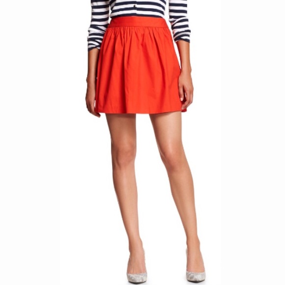 Banana Republic red skirt - size 2 - Picture 4 of 4